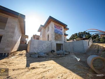 BEYKOZ YAVUZ SELİMDE 440 m2 ARSA İÇİNDE 6+1 LÜX SIFIR VİLLA