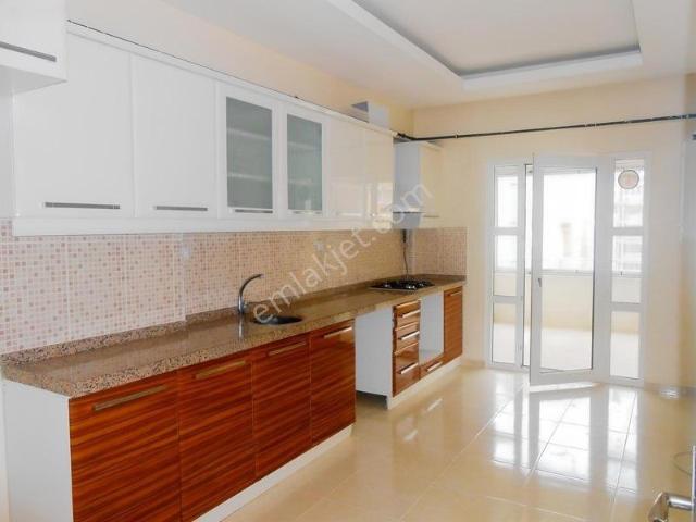 Beylıkduzu Kıralık 3+1 Ebeveynlı Kat 1 165m2 Havuzlu 55.000t