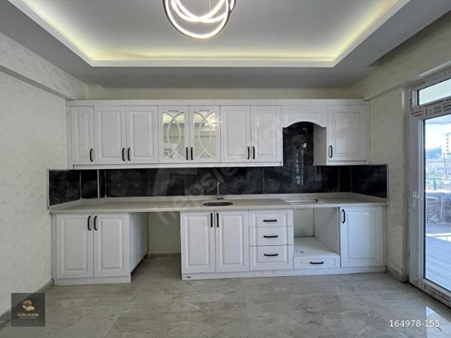 BEYLERBEYİ ÜNALAN İNSAATDA KİRALIK DAİRE