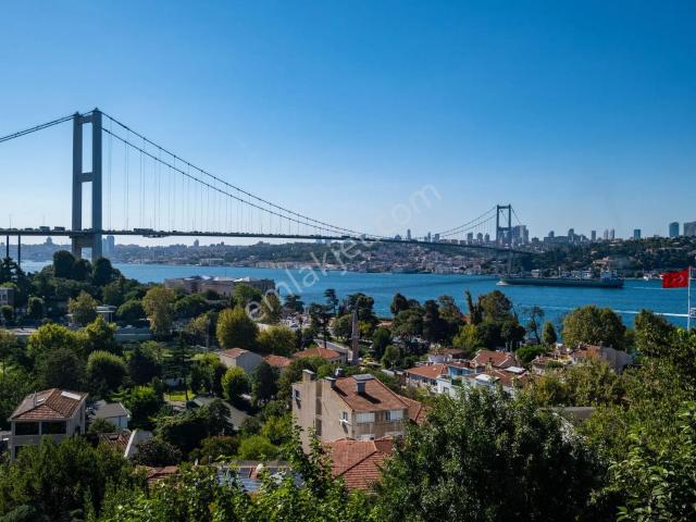 Beylerbeyi Yağcılar Sitesi'nde Boğaz Manzaralı 3+1 Özel Daire
