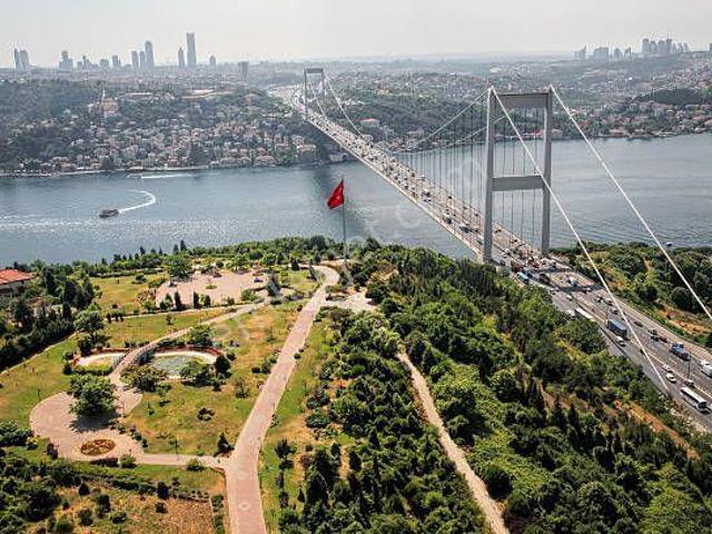 Beylerbeyi'nde 1 Dönüm Bahçe İçerisinde Manzaralı