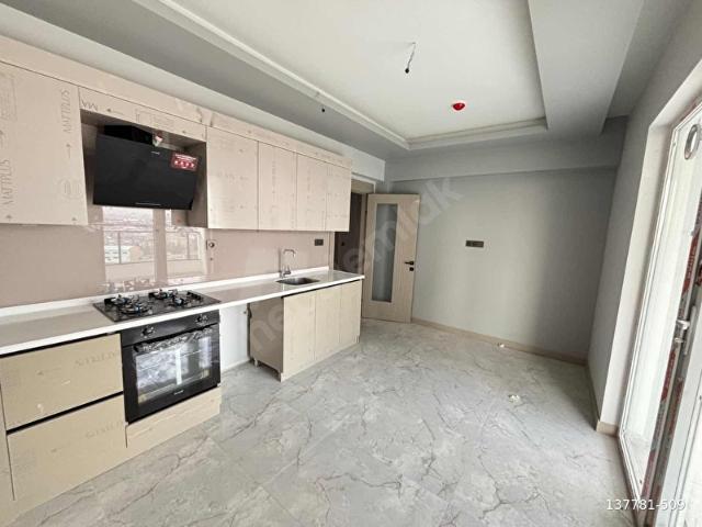 BEYLER'DEN LÜKS SİTE İÇERİSİNDE 724 GVNLK Y.ISITMALI 2+1 DAİREE