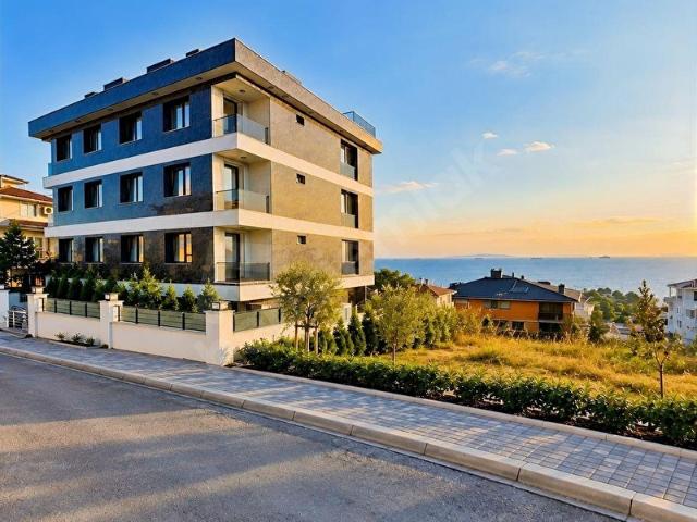 BEYLİKDÜZÜ WEST MARİNA DİBİ PANORAMİK DENİZ MANZARALI LÜKS 3+1