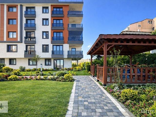 BEYLİKDÜZÜ YAŞAM VADİSİ MANZARALI SİTE İÇERİSİNDE SATILIK DAİRE