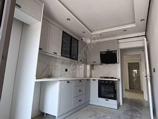 BEYLİKDÜZÜ YAKUPLU MAH METROBÜSE KOMŞU YENİ BİNADA TERASLI GENİŞ M2 Lİ 3+2 DUBLEKS DAİREMİZ