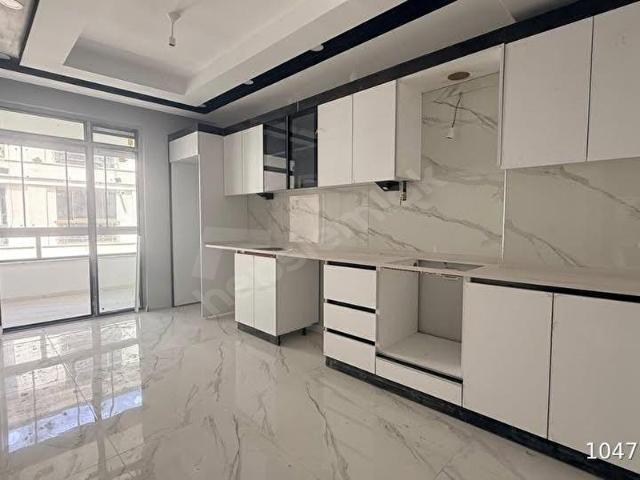 BEYLİKDÜZÜ YAKUPLU MAHALLESİNDE KENT ORMANINA YAKIN METROBÜSE YÜRÜME MESAFESİNDE 2+1 DAİREMİZ