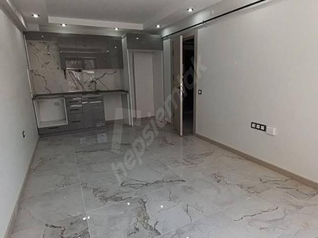 BEYLİKDÜZÜ YAKUPLU MAHALLESİ'NDE METROBÜSE KOMŞU 1+1 KAÇIRILMAYACAK DAİREMİZ
