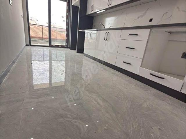 BEYLİKDÜZÜ YAKUPLU MAHALLESİNDE MEDİLİFE HASTANESİNE KOMŞU METROBÜSE YAKIN 3+1 DAİREMİZ
