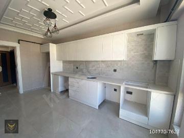 BEYLİKDÜZÜ AİLE OTURUMA UYGUN İSKANLI 2+1 LÜX DAİREMİZ