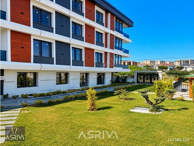 BEYLİKDÜZÜ ASRİVA'DAN MARİNAYA YAKIN 2+1 DENİZ GÖREN KENDİNE AİT BAHÇELİ GİRİŞ KATI !