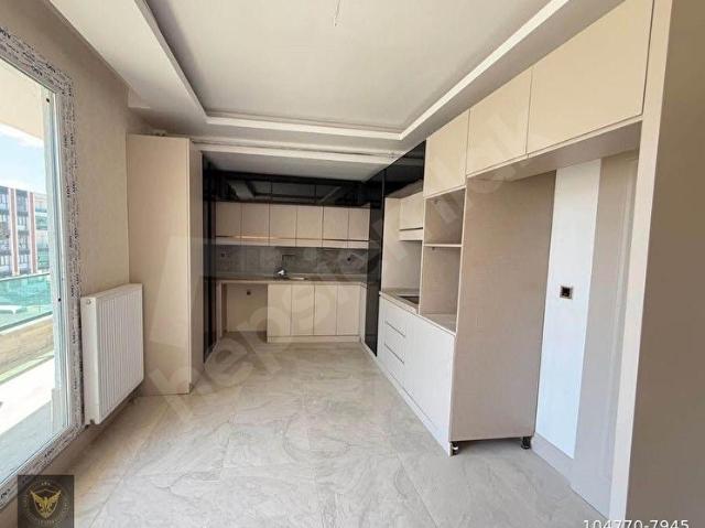 BEYLİKDÜZÜ CUMHURİYET MAH ŞIK TASARIMLI METROBÜSE YÜRÜME MESAFESİ'NDE 2+1 DAİREMİZ