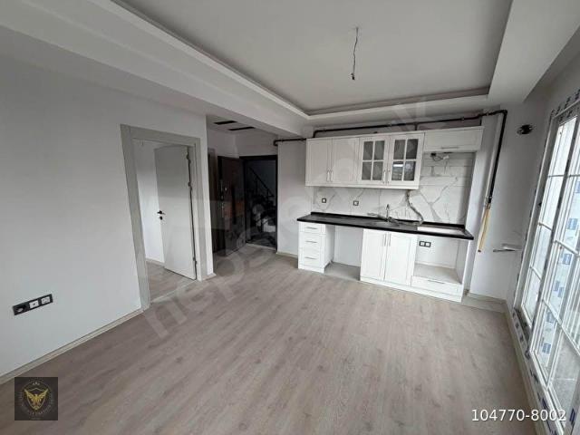 BEYLİKDÜZÜ CUMHURİYET MAH.MERKEZİ KONUMDA METROBÜSE YAKIN 1+1 DAİREMİZ