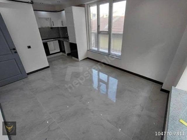 BEYLİKDÜZÜ CUMHURİYET MAHALLESİNDE AİLE OTURUMUNA UYGUN METROBÜSE KOMŞU 1+1 DAİREMİZ