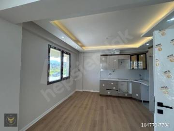 BEYLİKDÜZÜ CUMHURİYET MH. METROBÜSE YAKIN YATIRIMLIK OTURUMLUK 1+1 LÜX DAİREMİZ