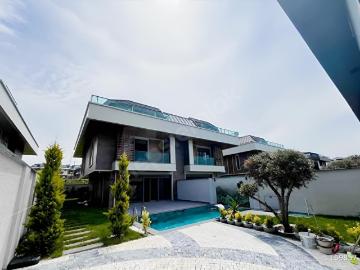 BEYLİKDÜZÜ DEREAĞZI ULTRA LÜX DENİZ MANZARALI 6+2 SATILIK VİLLA