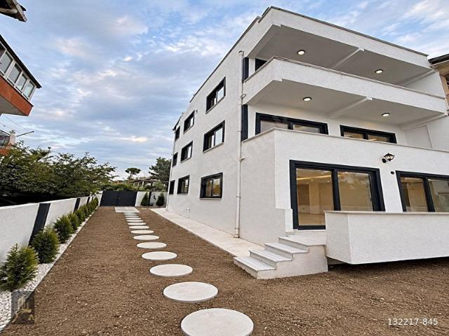 BEYLİKDÜZÜ DEREAĞZI MH BAHÇELİ DENİZ MANZARALI 6+2 TRİPLEKS