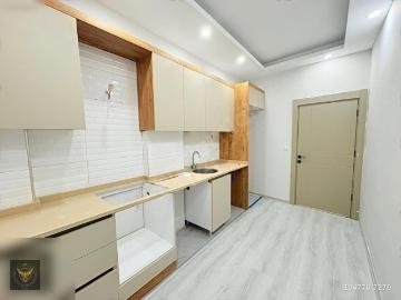 BEYLİKDÜZÜ MERKEZ'DE ACİLL SATILIK AYRI MUTFAKLI 1+1 DAİREMİZ.