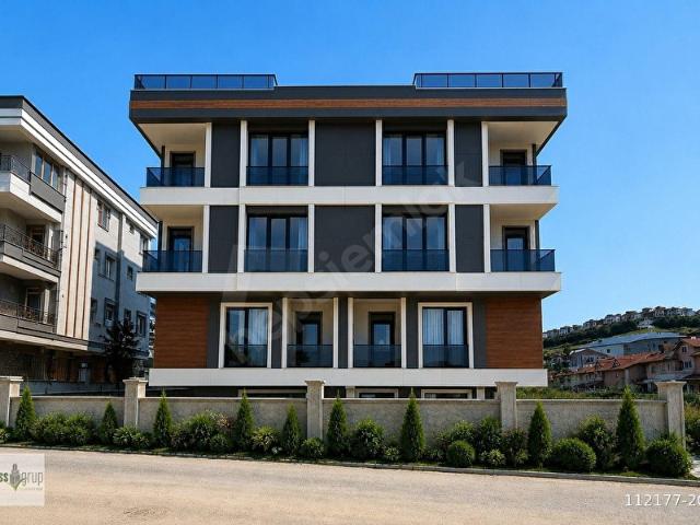 BEYLİKDÜZÜ MERKEZDE KISA KATLI DENİZ MANZARALI DUBLEKS DAİRE