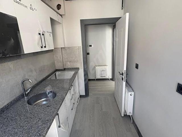 BEYLİKDÜZÜ OSB MAH AİLE OTURUMUNA UYGUN AYRI MUTFAKLI KAPALI OTOPARKLI 1+1 DAİREMİZ