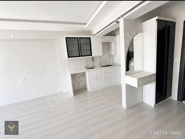 BEYLİKDÜZÜ OSB MAH AMERİKAN MUTFAKLI GENİŞ FERAH 1+1 DAİREMİZ