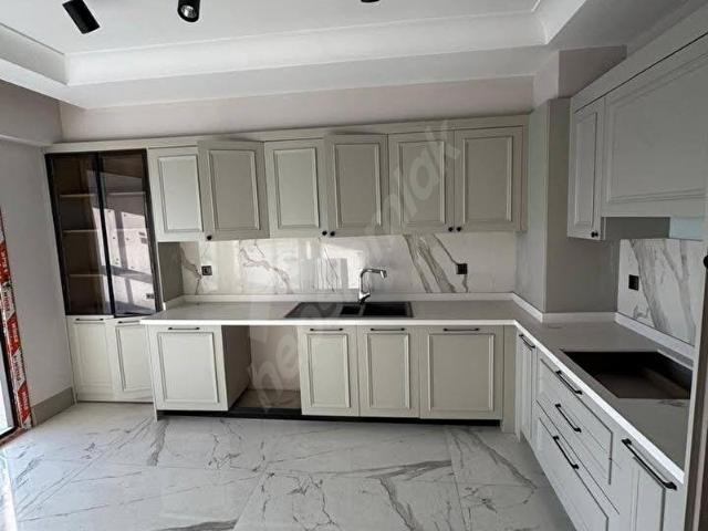 BEYLİKDÜZÜ OSB MAHALLESİNDE METROBÜSE 5 DK YÜRÜME MESAFESİNDE GENİŞ M2 Lİ LÜKS 2+1 DAİREMİZ