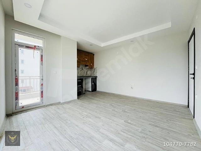 BEYLİKDÜZÜ OSB MH.METROBÜSE YAKIN YATIRIMLIK VE OTURUMLUK 1+1 DAİREMİZ