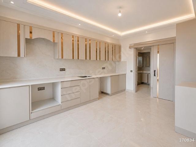 BEYLİKDÜZÜ OSB'DE YATIRIMLIK KAÇMAZ 2+1 SATILIK DAİRE
