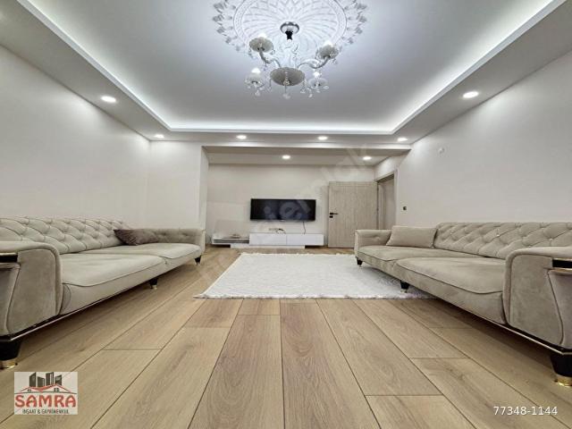 BEYLİKDÜZÜ SAMRA'DAN GENİŞ M2 MÜSTAKİL BAHÇE KULLANIMLI DAİRE!