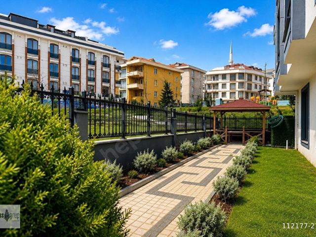BEYLİKDÜZÜN DE KISA KATLI SİTE İÇERİSİNDE SATILIK DUBLEKS DAİRE
