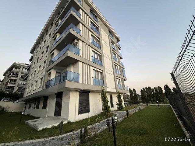 BEYLİKDÜZÜNDE 2+1 LÜKS EŞYALI, BOŞ, EBEVİYENLİ DENİZ MANZARELI