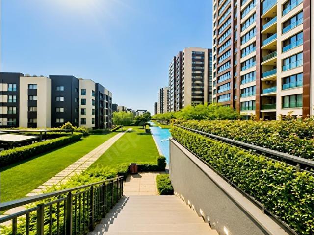 BEYLİKDÜZÜ'NDE HAVUZLU GÜVENLİKLİ KAPALI OTOPARKLI LÜKS 3+1