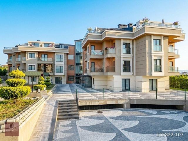 BEYLİKDÜZÜ'NDE KREDİYE UYGUN FULL LEBİDERYA MANZARALI HAVUZLUGÜVENLİKLİ SIFIR İSKANLI LÜKS 2+1