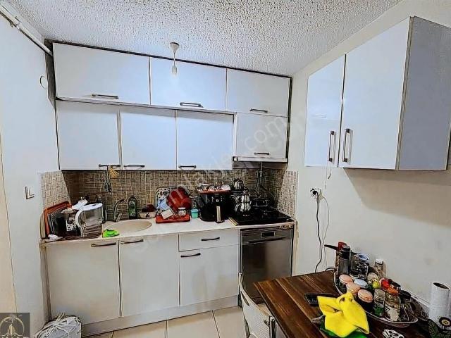 Beylikdüzü Merkezde Metrobüse 2 Dk Mesafede Satılık 2+1 Daire