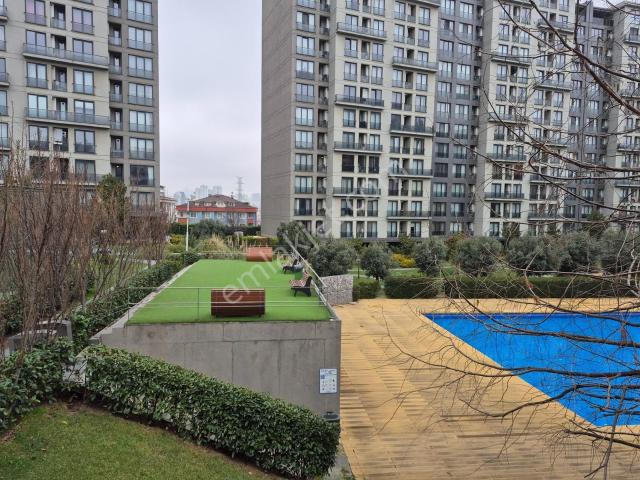 Beylikdüzü Metrobüse Yakın Kiralık 1+1 Eşyalı Daire Boş