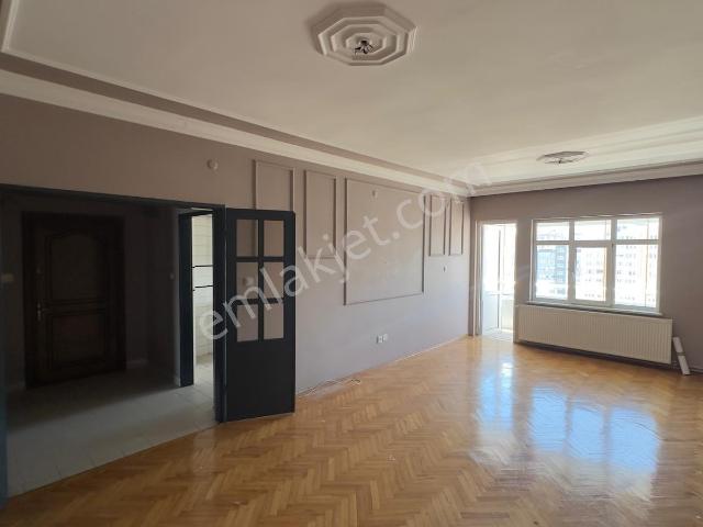 Beylikdüzü Migros Ve E5 Arkasında 3+1 Kiralık Daire