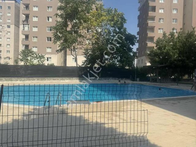 Beylikdüzü Mimoza Sitesinde Satılık 4+1 Daire