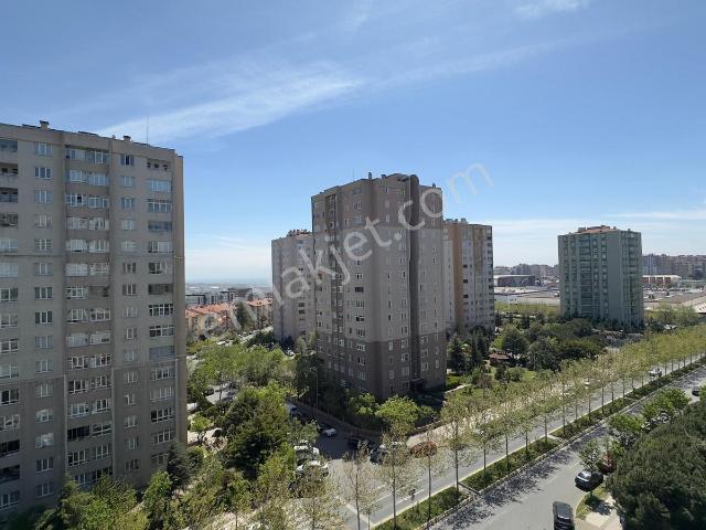 Beylikdüzü Öğretmen Evleri'nde Havuzlu, Güvenlikli 3+1 Daire