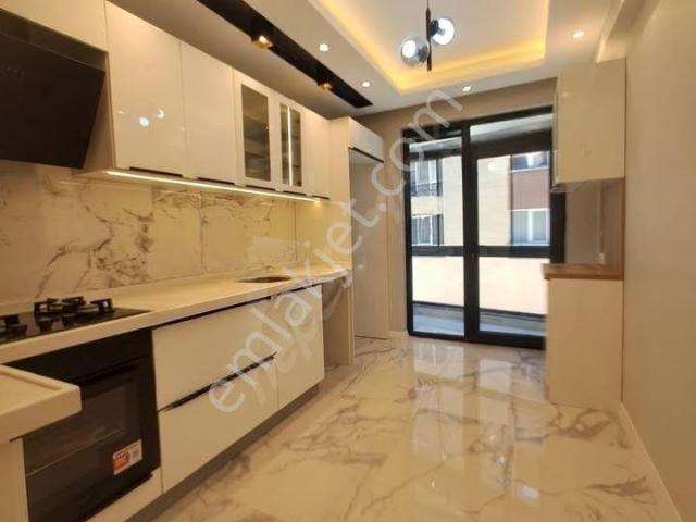 Beylikdüzü Osb Mah Aile Oturumuna Uygun Metrobüse Komşu 2+1 Dairemiz