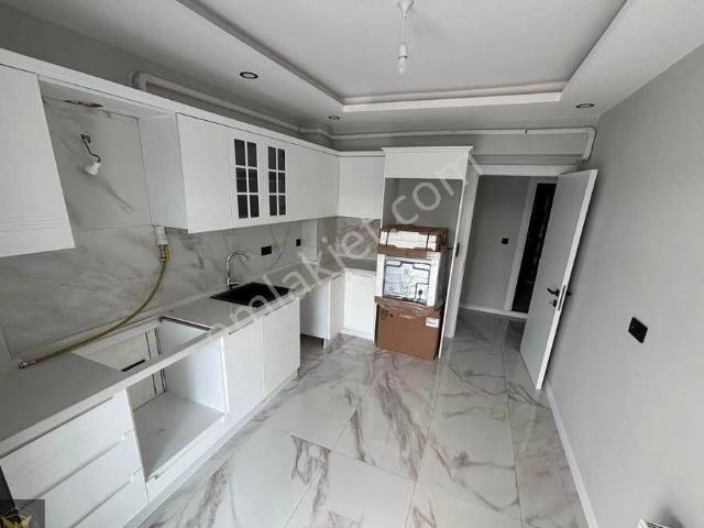 Beylikdüzü Osb Mahallesinde Butik Sitede Merkezi Konumda Metrobüse Komşu 3+1 Dairemiz