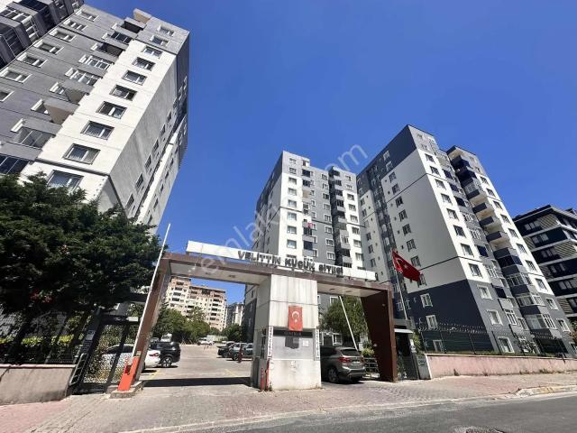 Beylikdüzü Adnan Kahveci De 7/24 Güvenlikli Site İçi 2+1kiralık