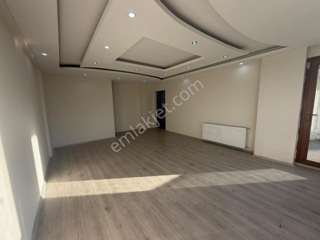 Beylikdüzü Adnan Kahveci Site İçinde Boş Kiralık Daire