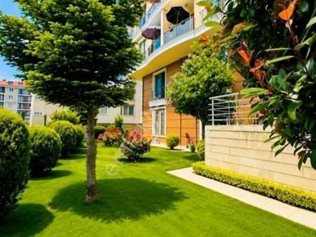 Beylikdüzü Adnan Kahveci'de Deniz Manzaralı 2+1