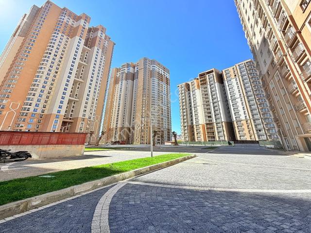 Beylikdüzü Arena Dan Lüks Site İçi Satılık 2+1 Daire Fırsatı !