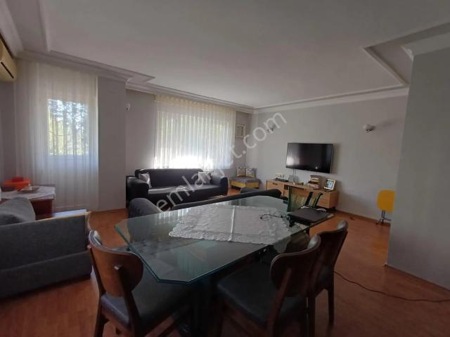 Beylikdüzü Cumhuriyet Mahallesi’nde Site İçerisinde Kiralık 3+1 Bahçe Katı Daire