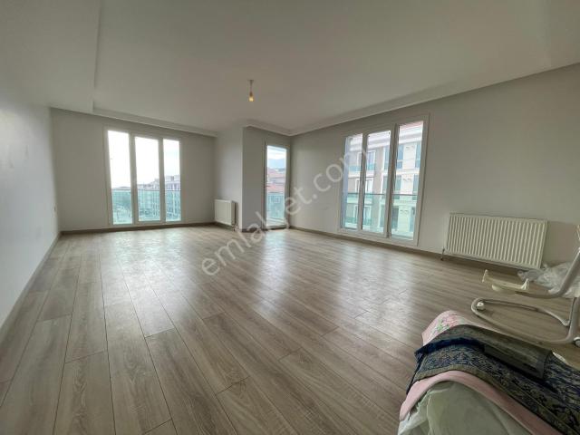 Beylikdüzü Dereağzı Mah Kalerıa Lıfe Sitesi 3+1 Kiralık Daire