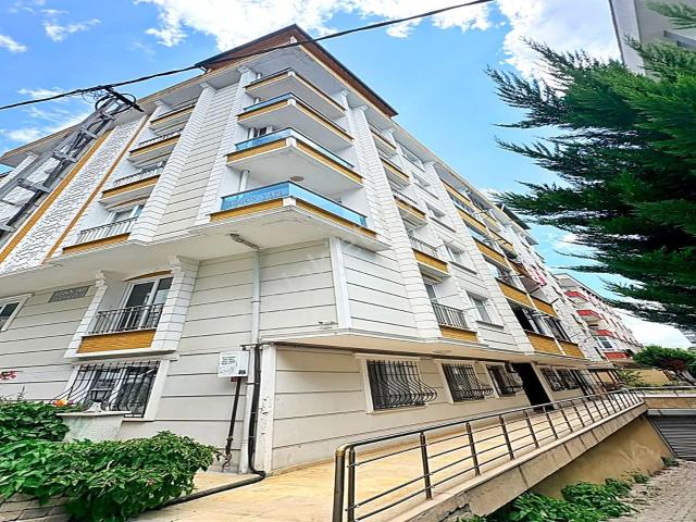 Beylikdüzü Dereağzın'da Kapalı Otoparklı Krediye Uygun 3+1 Arakat Satılık Daire!
