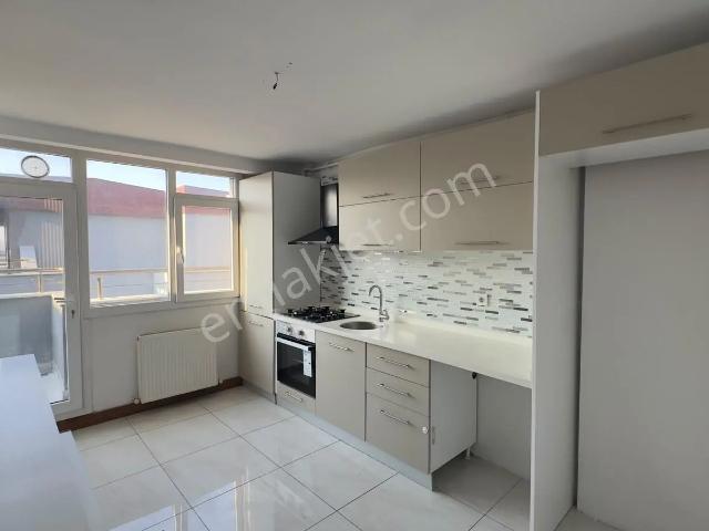 Beylikdüzü E5 Yanında Site İçerisinde Satılık Dubleks Daire