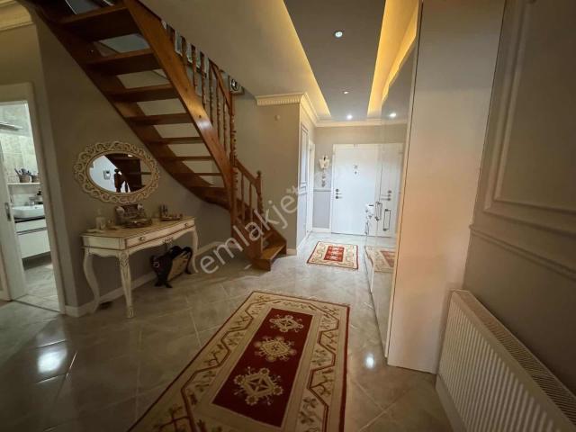 Beylikdüzü Kavaklı 5+2 Site İçi Deniz Manzaralı Satılık Dublex