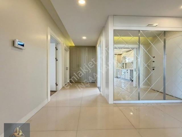 Beylikdüzü Kavaklı'da Eminevim Ve Fuzul Uygun Satılık 2+1 Daire