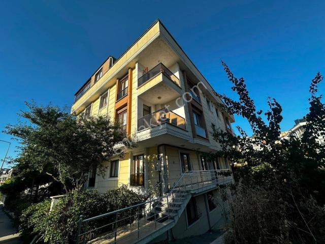 Beylikdüzü Kavaklıda Kiralık Eşyalı 1+1 Dublex